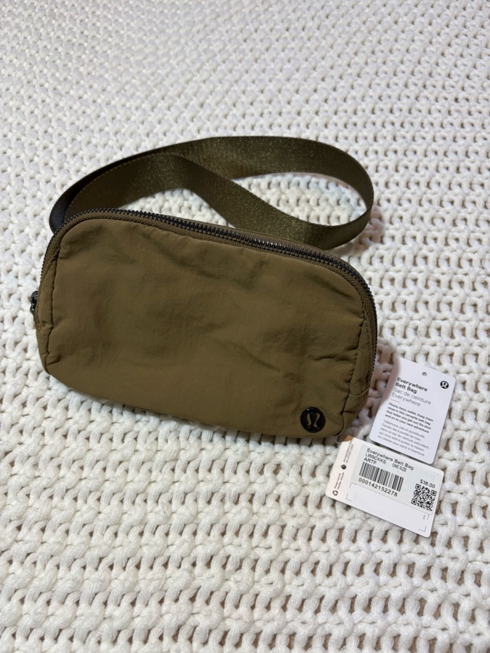 RARE! lululemon everywhere belt bag 1L in artifact
